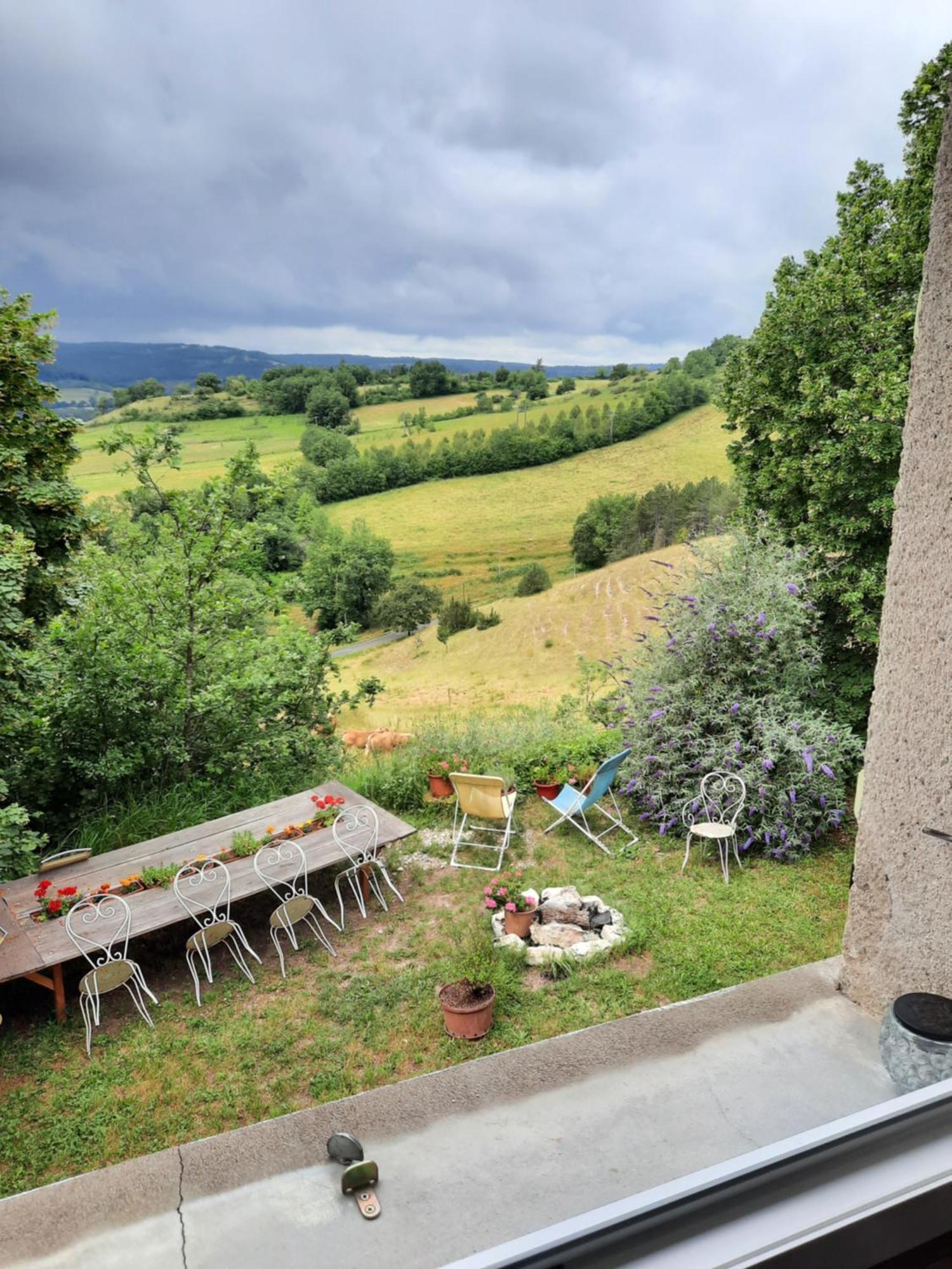 Les Coteaux De Planeze, Maison Et Jardin Dans Le Lot! Chambres Chez L'Habitant! Belmont-Bretenoux 部屋 写真